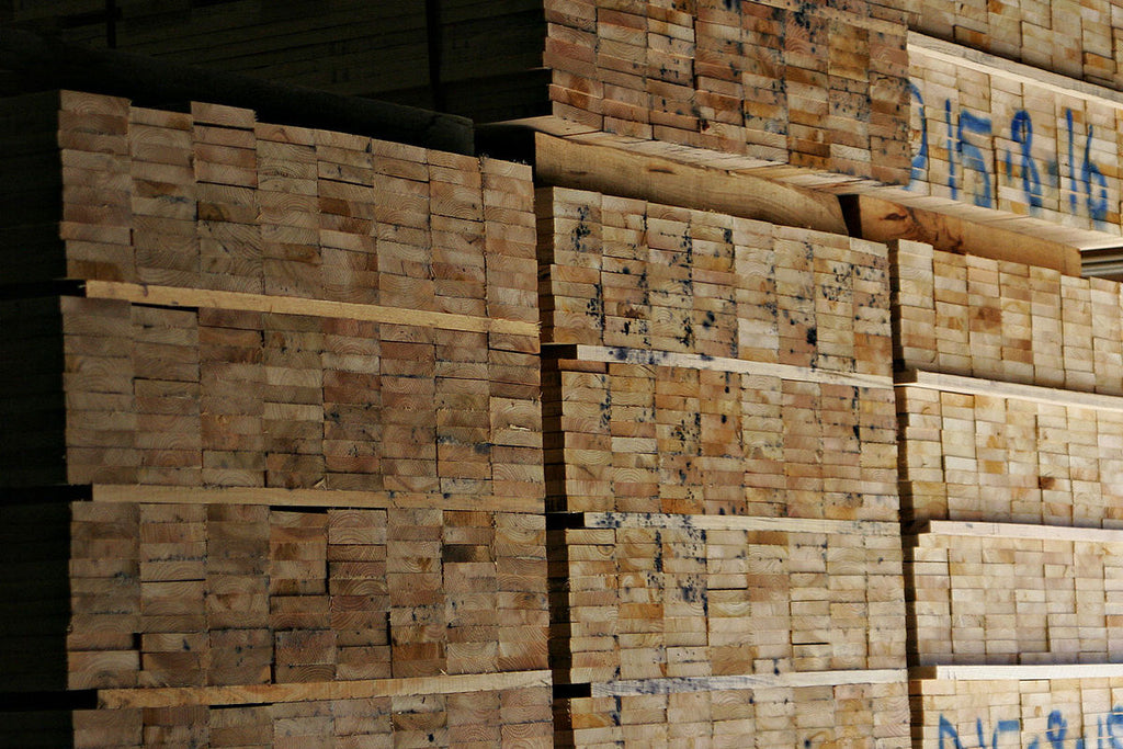 Guide des épaisseurs de planche de bois brut